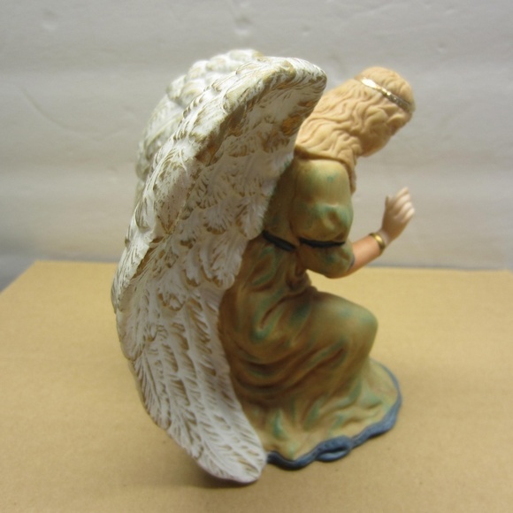 Kirkland Signature Nativity Set (13) Kneeling Angel Replacement only Christmas - Picture 4 of 7
